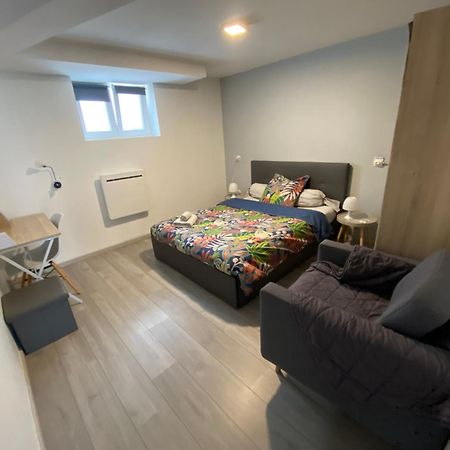Toul Appartement Entier Avec Parking Prive Au Calme Cosy A Etage Avec Balcon Exteriör bild