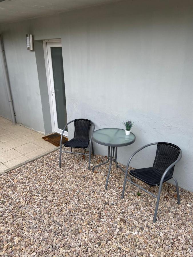 Toul Appartement Entier Avec Parking Prive Au Calme Cosy A Etage Avec Balcon Exteriör bild