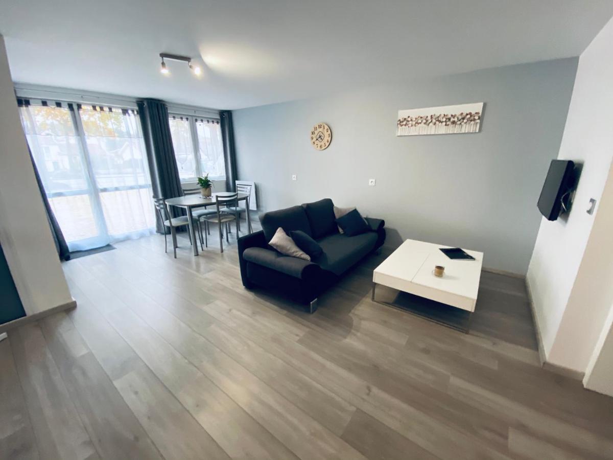 Toul Appartement Entier Avec Parking Prive Au Calme Cosy A Etage Avec Balcon Exteriör bild