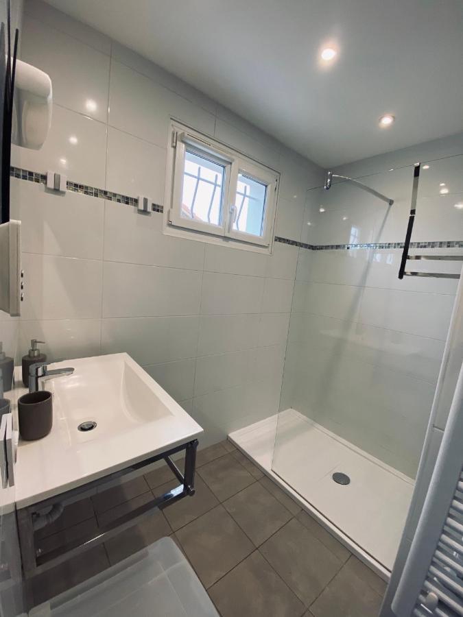 Toul Appartement Entier Avec Parking Prive Au Calme Cosy A Etage Avec Balcon Exteriör bild