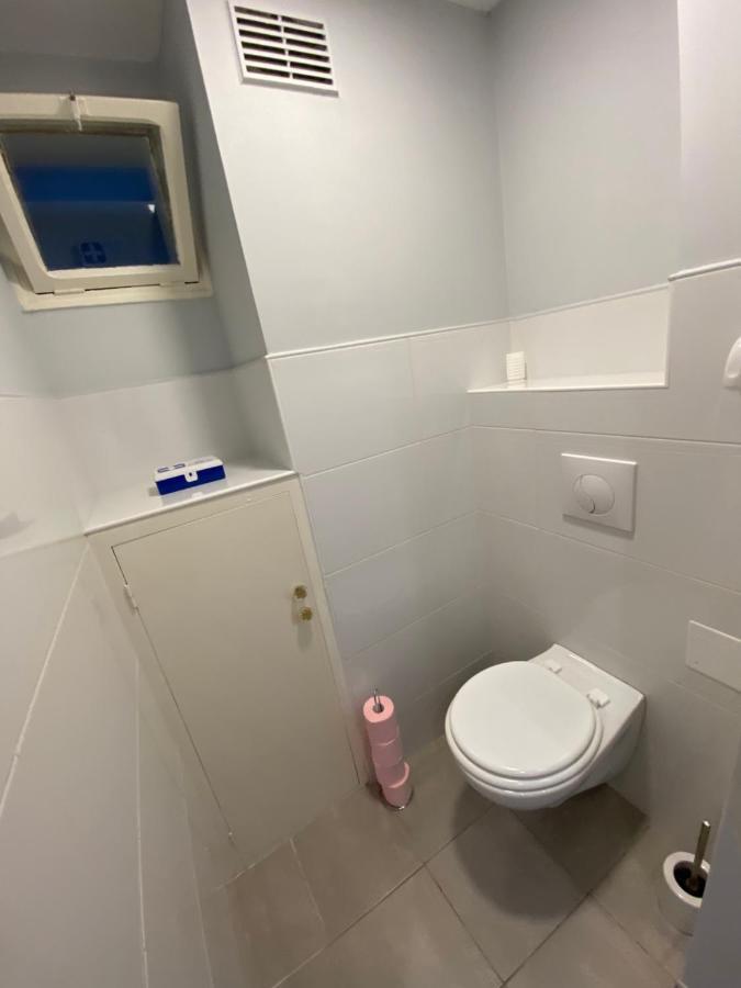 Toul Appartement Entier Avec Parking Prive Au Calme Cosy A Etage Avec Balcon Exteriör bild