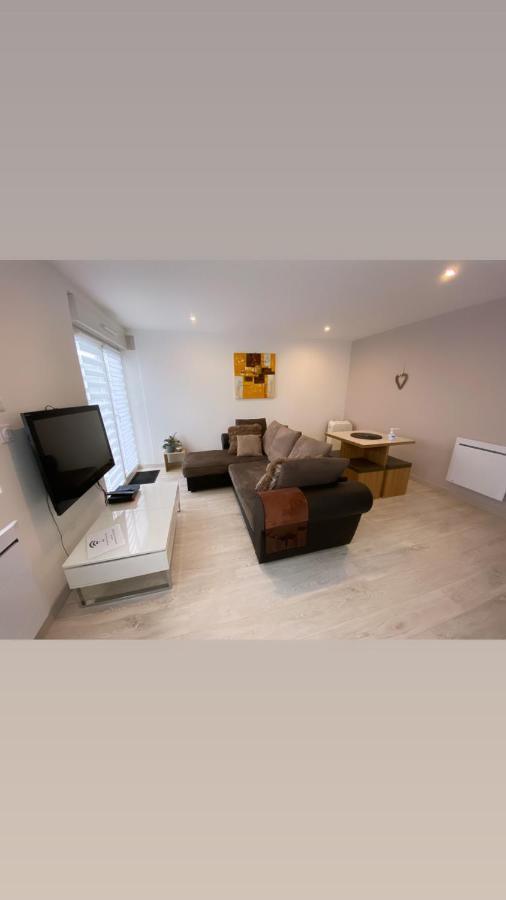Toul Appartement Entier Avec Parking Prive Au Calme Cosy A Etage Avec Balcon Exteriör bild
