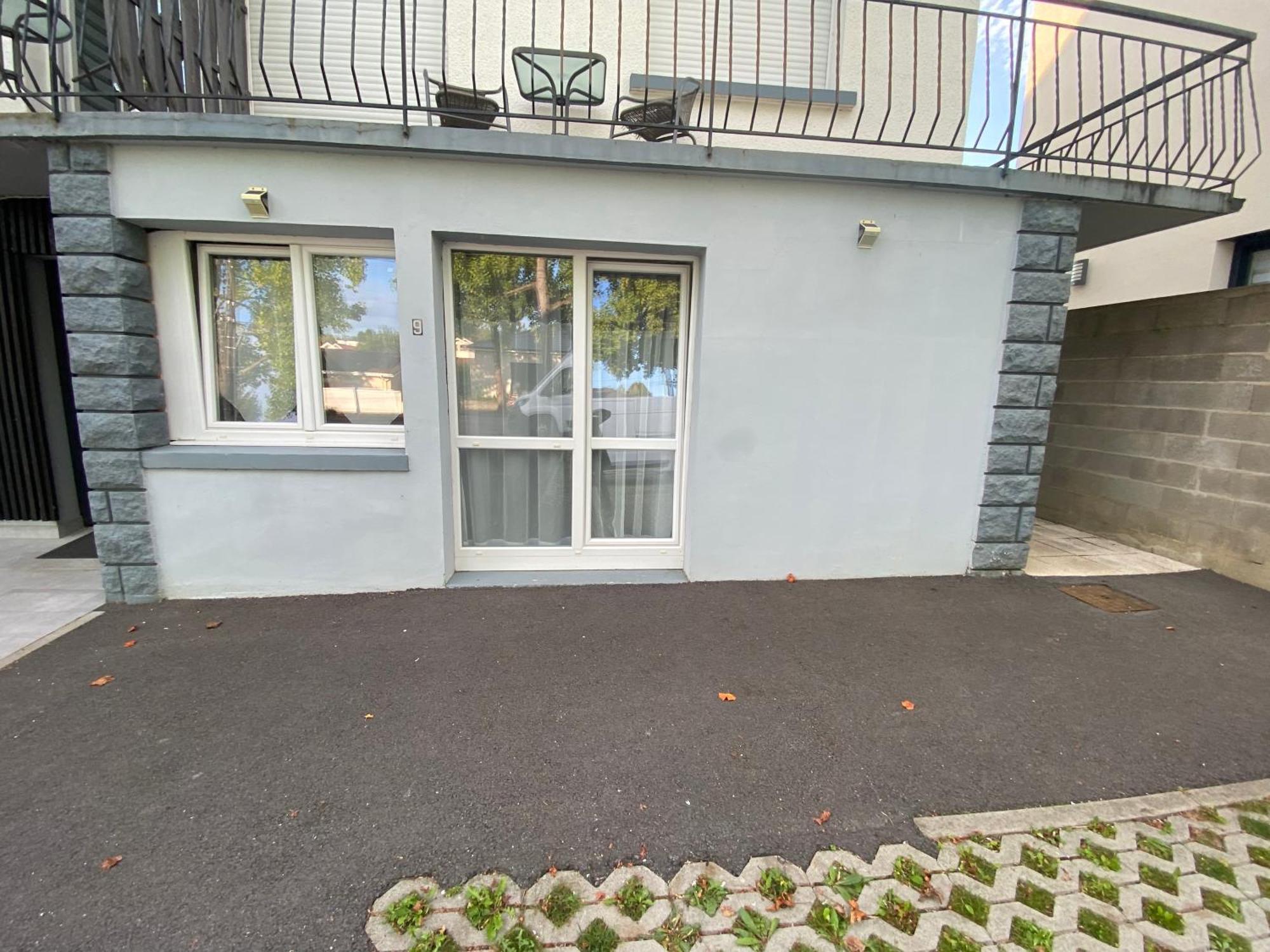 Toul Appartement Entier Avec Parking Prive Au Calme Cosy A Etage Avec Balcon Exteriör bild
